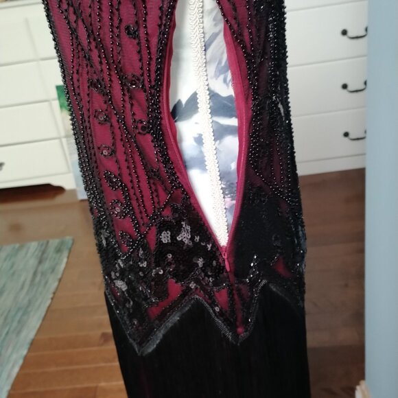 Red & Black Fringed, Beaded, Sequin 1920's Flapper Dress, size XS - Picture 9 of 9